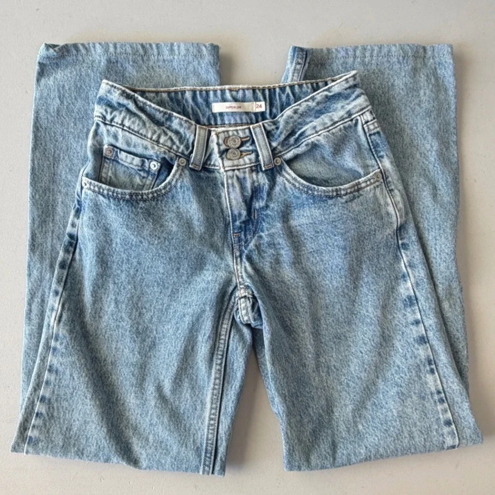 Levis Superlow Straight Leg Jeans Light Wash Denim W24 L32 A7498-0000